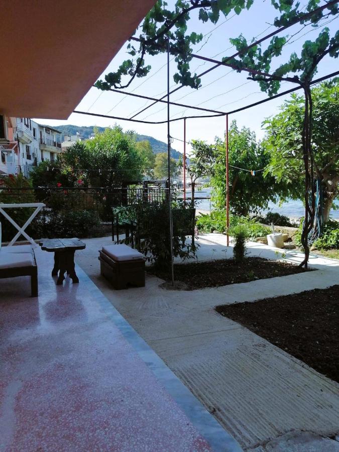 Vassia'S Beach Houses Benitses  Exterior foto